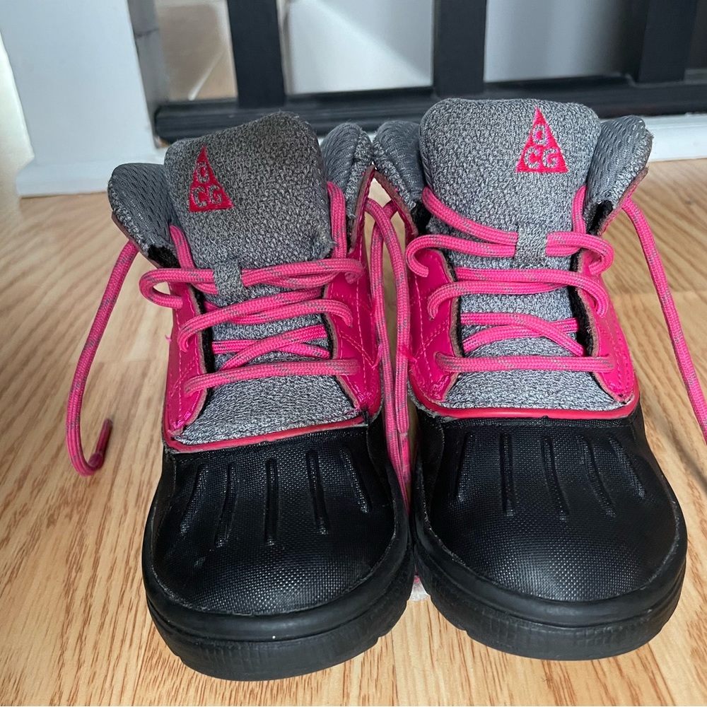 Nike Kids Winter Boots size 8C